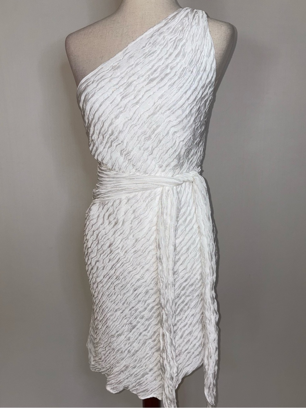 Amanda Uprichard One-Shoulder Crinkle Chiffon Tie Waist White Dress Size Medium